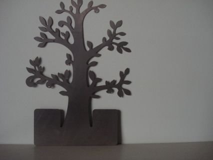Peça decorativa em árvore cortada a laser